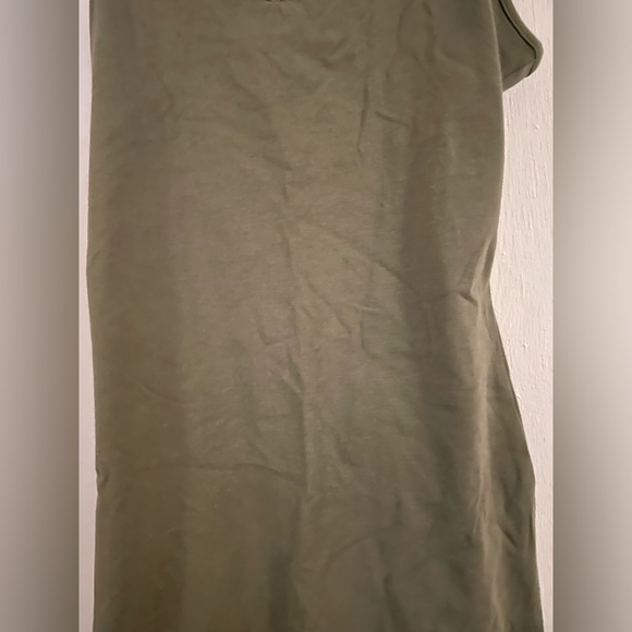 Women’s dress - Picture 2 of 3